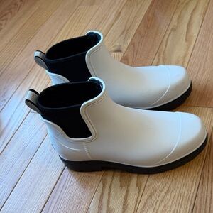 UGG RAINBOOTS - NEW!
